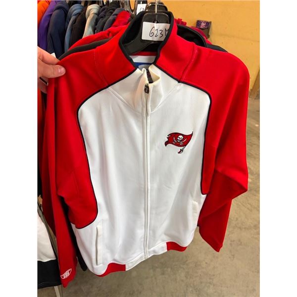 SIZE MEDIUM SPORTS TEAM SWEATER
