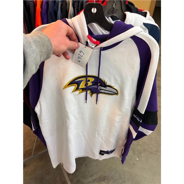 SIZE MEDIUM SPORTS TEAM SWEATER