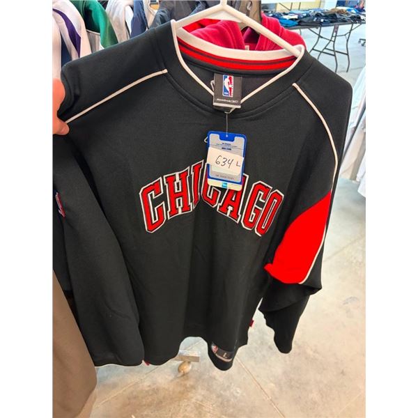 SIZE LARGE CHICAGO BULLS LONG SLEEVE SHIRT