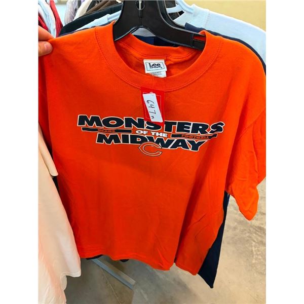 SIZE MEDIUM SPORTS TEAM T-SHIRT