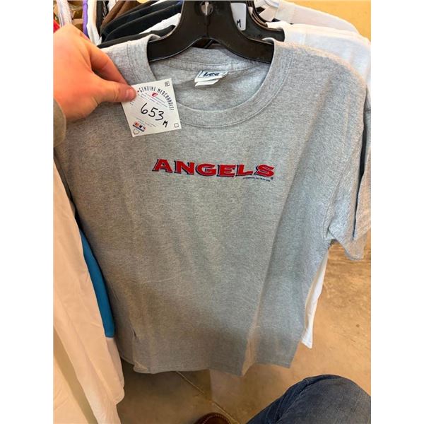 SIZE MEDIUM SPORTS TEAM T-SHIRT