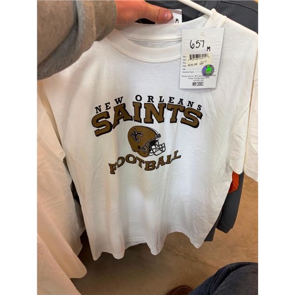 SIZE MEDIUM SPORTS TEAM T-SHIRTS