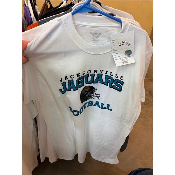 SIZE MEDIUM SPORTS TEAM T-SHIRTS