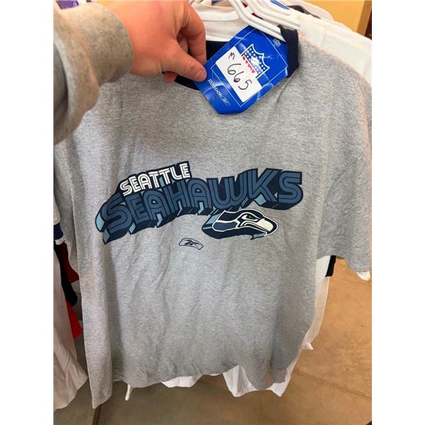 SIZE MEDIUM SPORTS TEAM T-SHIRTS