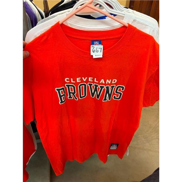 SIZE MEDIUM SPORTS TEAM T-SHIRTS