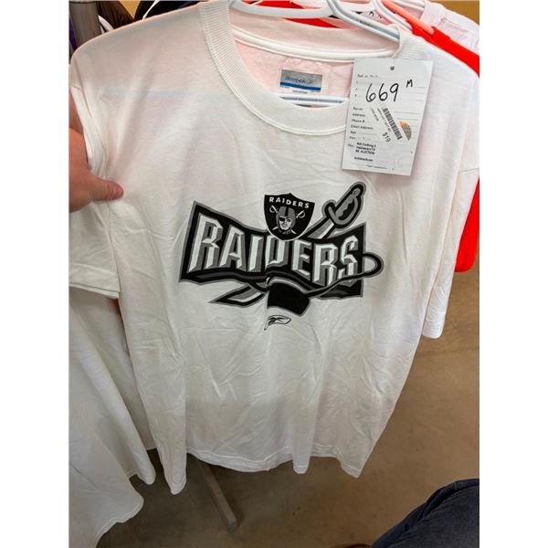 SIZE MEDIUM SPORTS TEAM T-SHIRTS