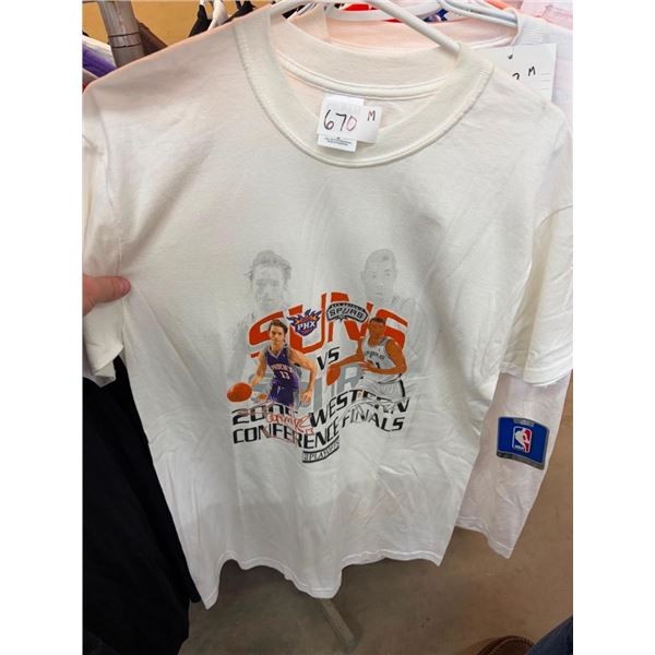 SIZE MEDIUM SPORTS TEAM T-SHIRTS
