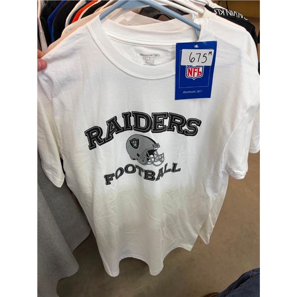 SIZE MEDIUM SPORTS TEAM T-SHIRT