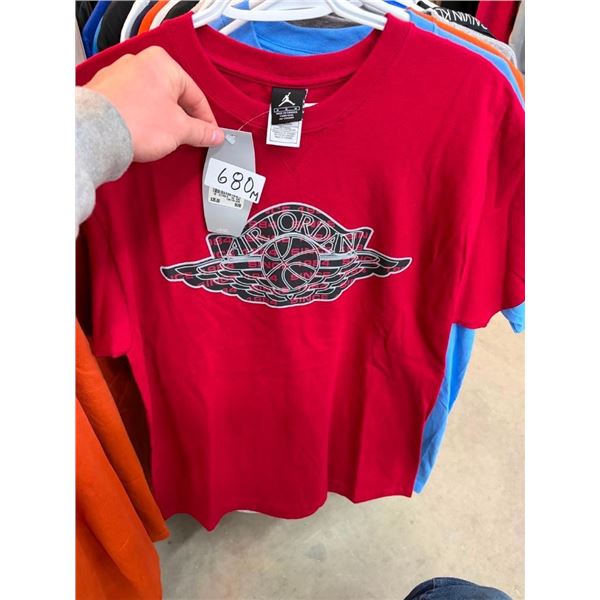 SIZE MEDIUM MICHAEL JORDAN T-SHIRT