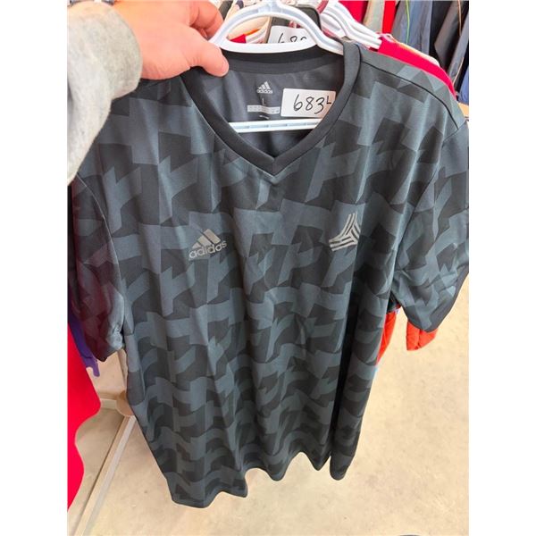 SIZE LARGE ADIDAS T-SHIRT