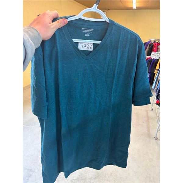 2 OF WOMENS SIZE XL T-SHIRTS