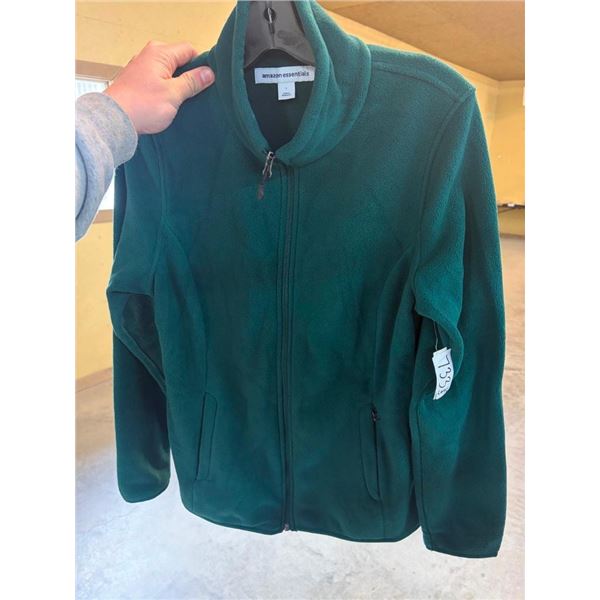 WOMENS SIZE LARGE FLEECE