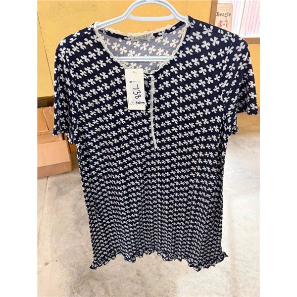 WOMENS SIZE MEDIUM DRESS