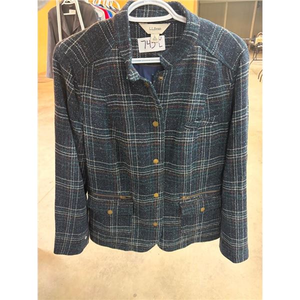 WOMENS SIZE LARGE L.L. BEAN BUTTON-UP COAT