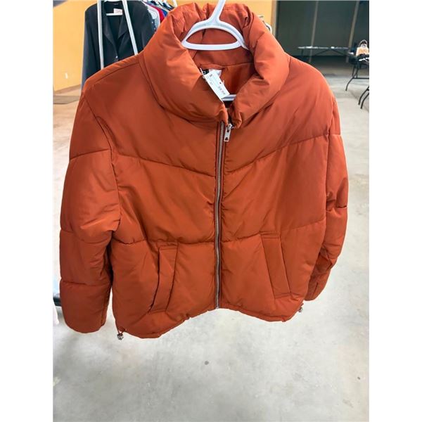 WOMENS SIZE EXTRA SMALL H-AND-M WINTER COAT