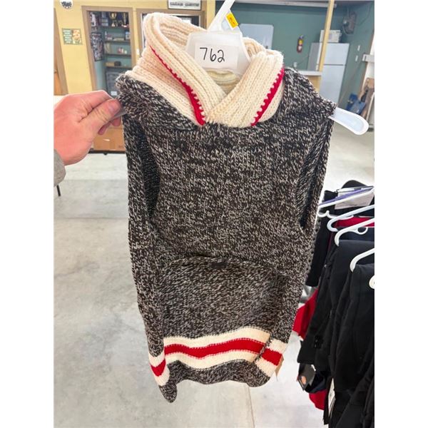 SIZE LARGE WOOL DOG SWEATER