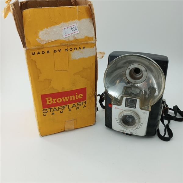 Vintage Brownie Starflash Camera with Box