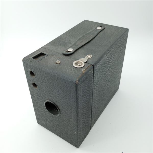 Vintage Eastman Kodak No. 2A  Hawk-Eye Model B Camera