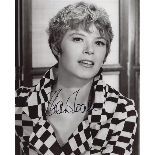 Oliver! Shani Wallis signed photo