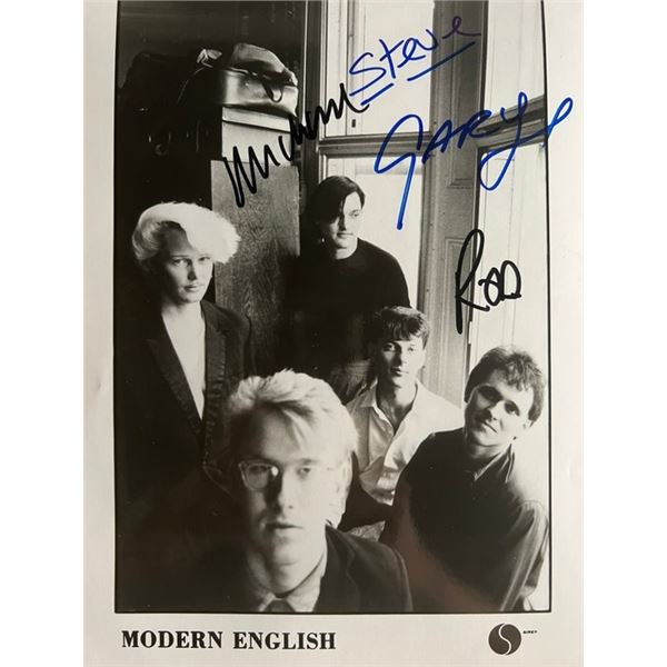 Modern English signed photo. GFA authenticated
