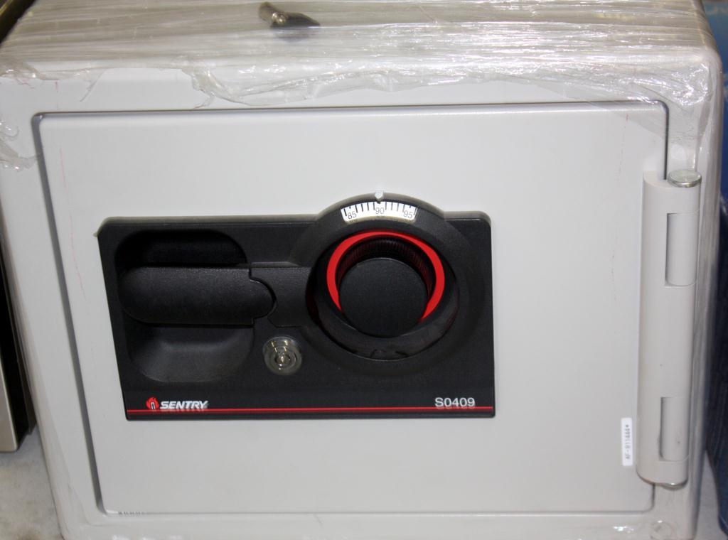 Sentry Safe W/ Key