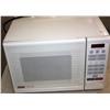 Image 2 : Welbilt White Microwave