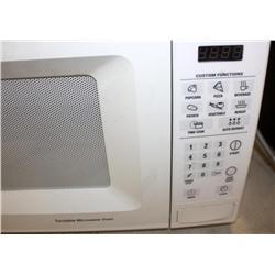 Microwave Oven w/turntable