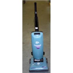 Dirt Devil Featherlite 12 amp Vacuum