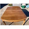 Image 8 : GORGEOUS ANTIQUE QUARTER-SAWN TIGER OAK EXTENSION DINING TABLE