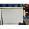 Image 12 : WHIRLPOOL TOP-FREEZER FREESTANDING REFRIGERATOR - WORKS!
