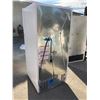Image 9 : WHIRLPOOL TOP-FREEZER FREESTANDING REFRIGERATOR - WORKS!
