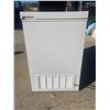 Image 5 : CHEST FREEZER - WORKS!