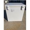 Image 6 : CHEST FREEZER - WORKS!