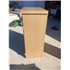 Image 6 : MID-CENTURY MODERN BLONDE VERTICAL HIGHBOY