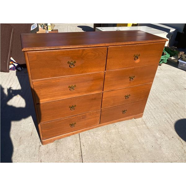 VINTAGE AMERICAN COLONIAL / EARLY AMERICAN SOLID MAPLE DOUBLE DRESSER OR CHEST OF DRAWERS
