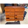 Image 2 : VINTAGE AMERICAN COLONIAL / EARLY AMERICAN SOLID MAPLE DOUBLE DRESSER OR CHEST OF DRAWERS