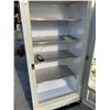 Image 15 : GE LOCKABLE UPRIGHT FREEZER - WORKS!