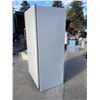 Image 2 : GE LOCKABLE UPRIGHT FREEZER - WORKS!