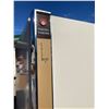 Image 5 : GE LOCKABLE UPRIGHT FREEZER - WORKS!