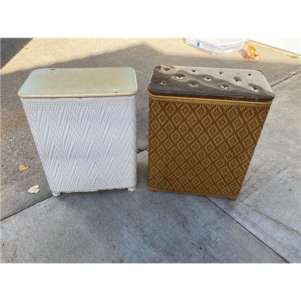 VINTAGE LAUNDRY HAMPERS