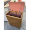 Image 6 : VINTAGE LAUNDRY HAMPERS