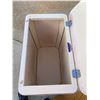Image 9 : VINTAGE LAUNDRY HAMPERS