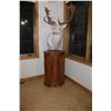 Image 2 : White Fallow Deer – Pedestal (033)