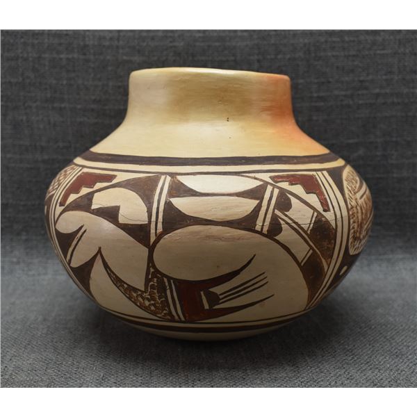 HOPI POTTERY VASE (LUCY NAHEE)