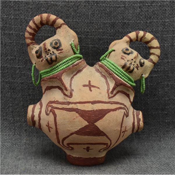 MARICOPA POTTERY EFFIGY VASE (BARBARA JOHNSON)