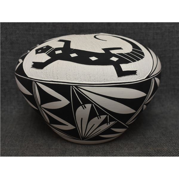 ACOMA SEED JAR (M PATRICIO)