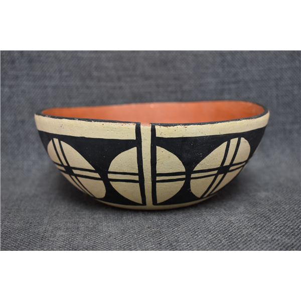 SANTO DOMINGO POTTERY BOWL (JCB)