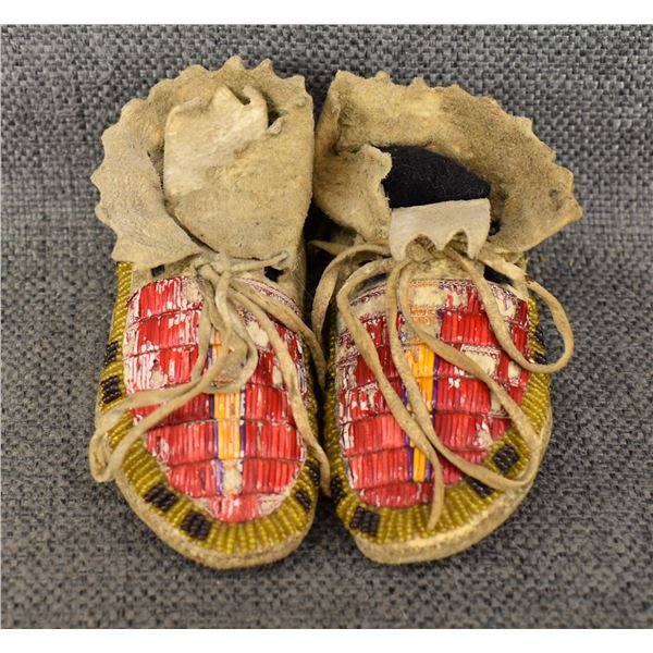 SIOUX BABY MOCCASINS
