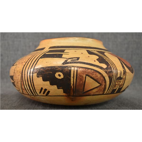 HOPI POTTERY JAR