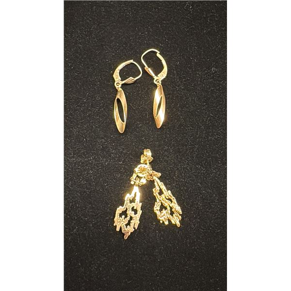 TWO PAIRS APPROX 14K EARRINGS (5.3G)